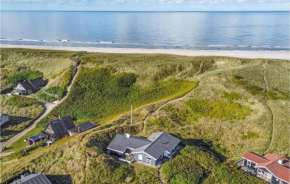 Cozy Home In Hvide Sande With House Sea View